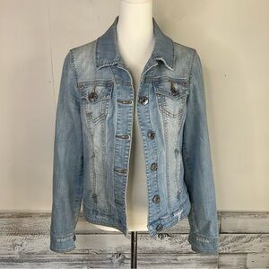 GUESS Boho Distressed Dlim Fit Truckers